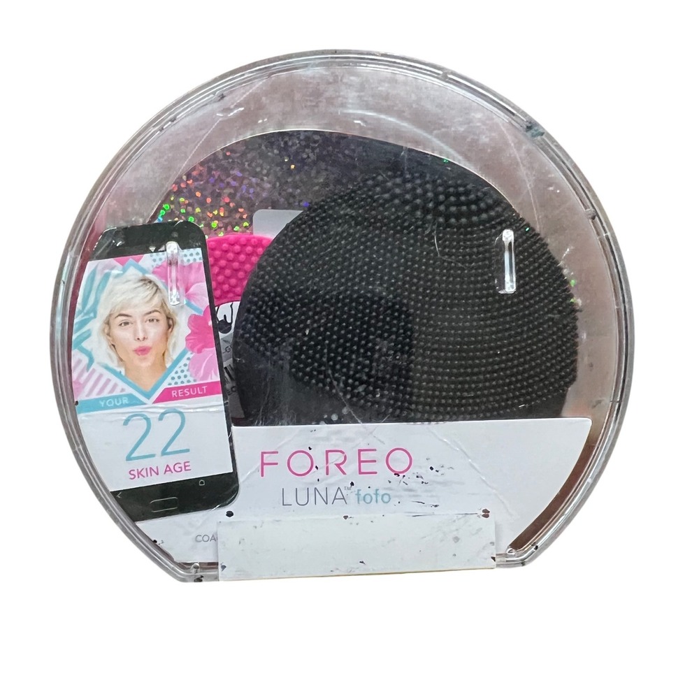 FOREO LUNA fofo Midnight Black Smart Facial Cleansing Brush with Skin Sensors